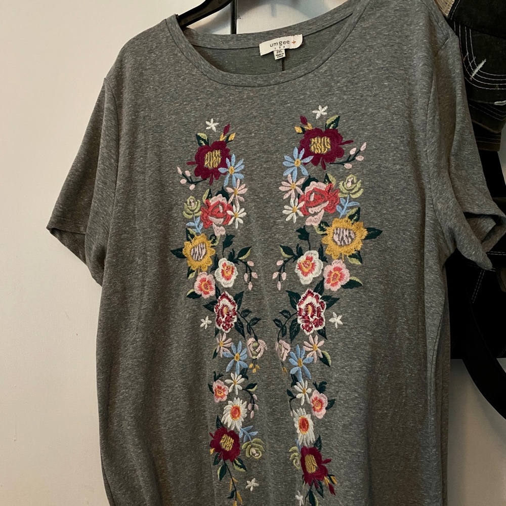 Cute casual grey w/embroidery UMGEE dress - 2x